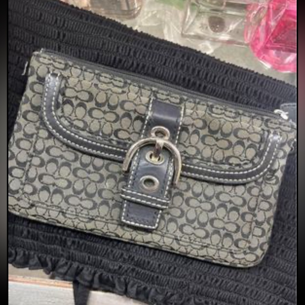 Coach wristlet bag black with gray
